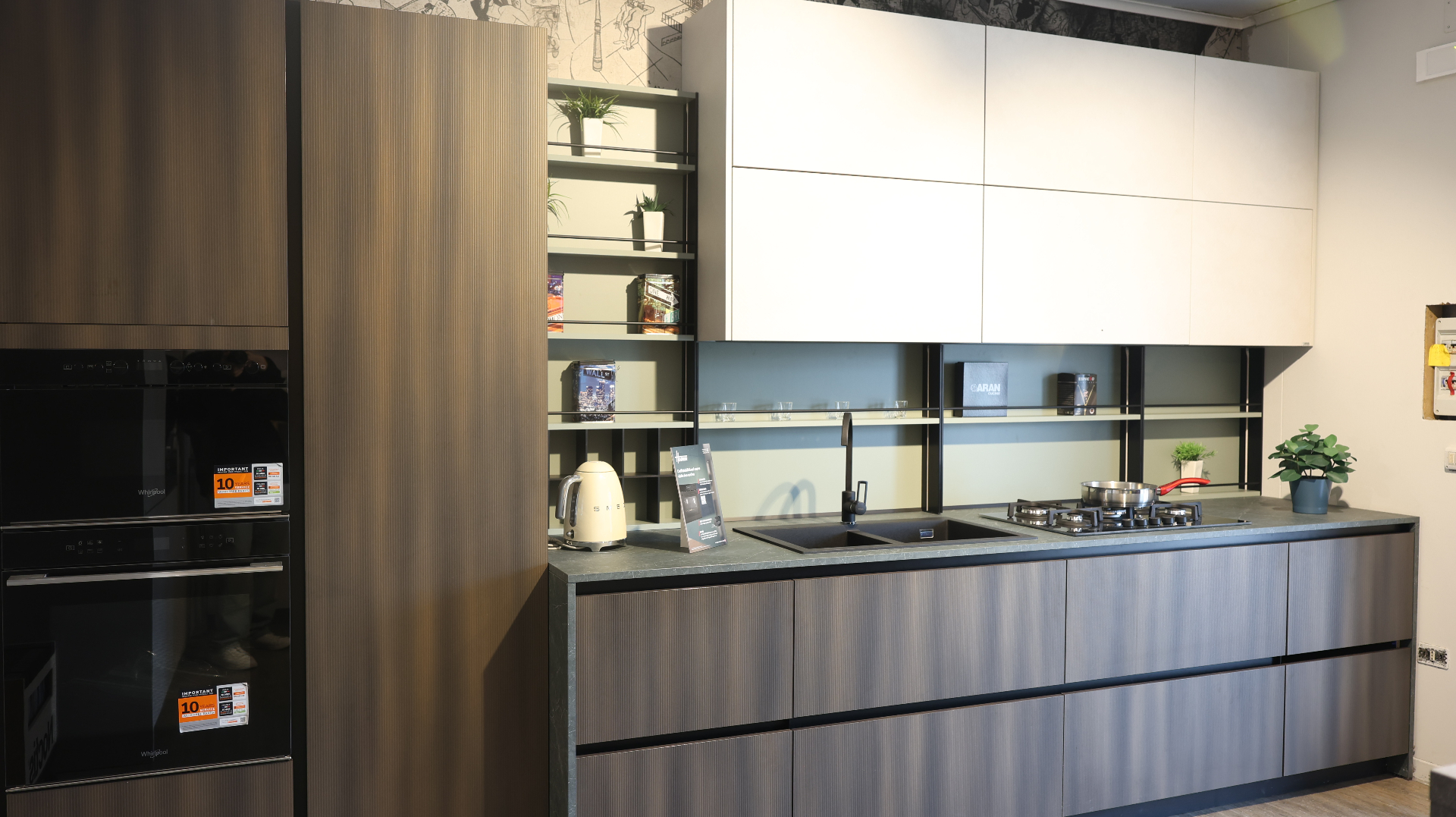 Showroom Aerregi Arredo a Pozzuoli — interni eleganti